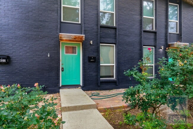 Building Photo - 3820 Southway Dr Unit C