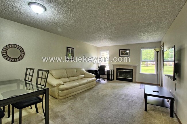Photo - 1 Bed, 1 Bath Condo in Salmon Creek with Community Pool and Clubhouse