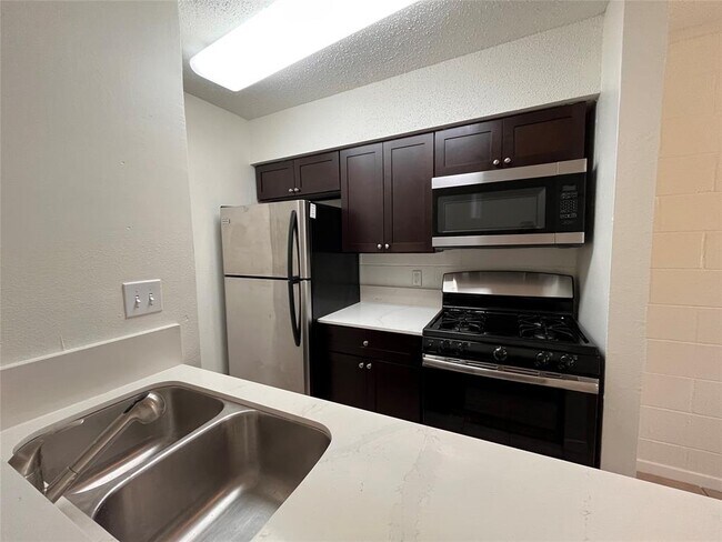 Photo - 1202 Newning Ave Unit 105