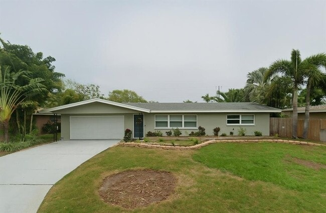 Building Photo - 2111 Conifer Ave Rental