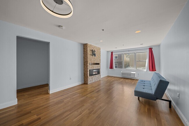 Photo - 5711 Jefferson St Unit 204