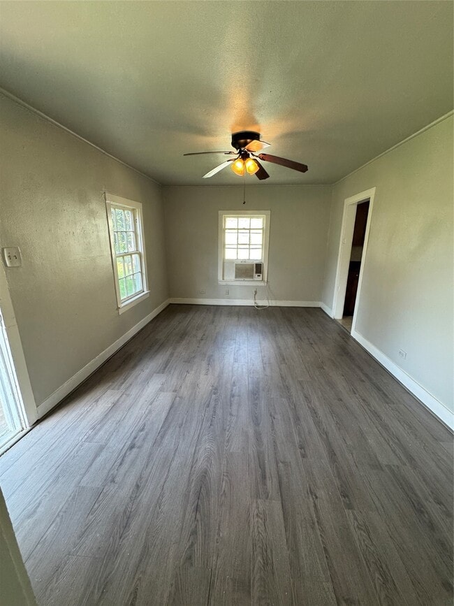 Photo - 202 Robert Lee Rd