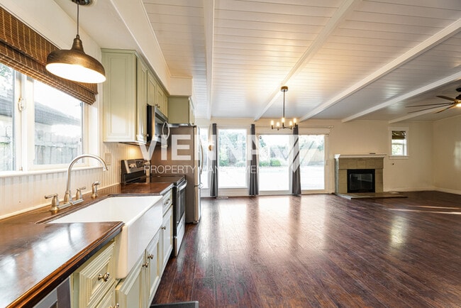 Photo - Gorgeous Sacramento Home with a POOL!!