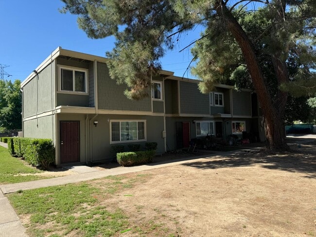 Photo - 724 Northfield Dr
