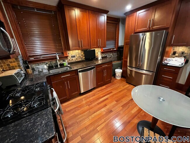 Photo - 124 Calumet St Unit 1