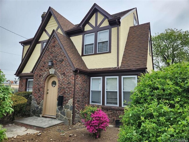 21 Nassau Pl