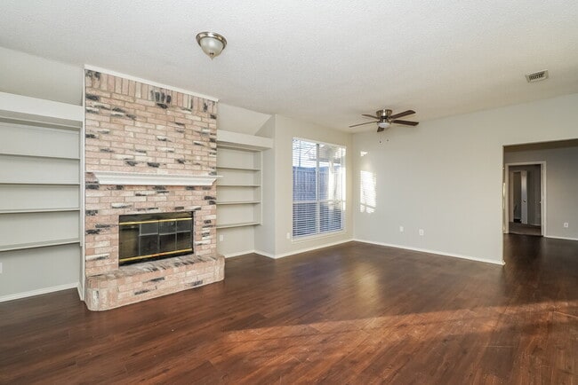 Photo - 903 Crestwood Dr