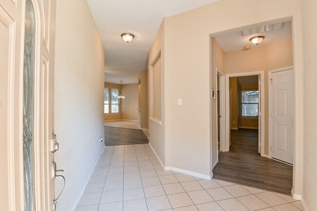 Photo - 719 Levi Bend