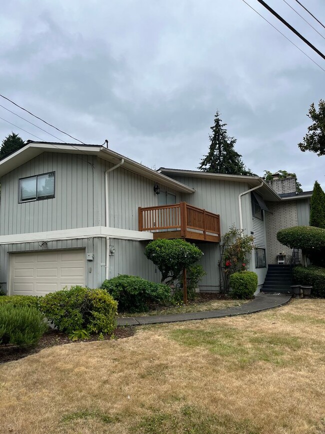 3038 65th Pl SE