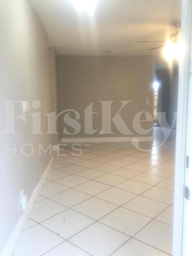 Photo - 6129 Moonbeam Dr