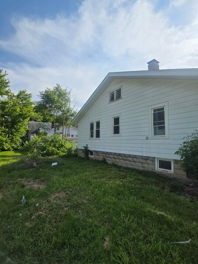 Photo - 1705 E N St