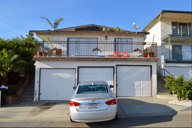 Building Photo - 222 Avenida Cabrillo Unit D