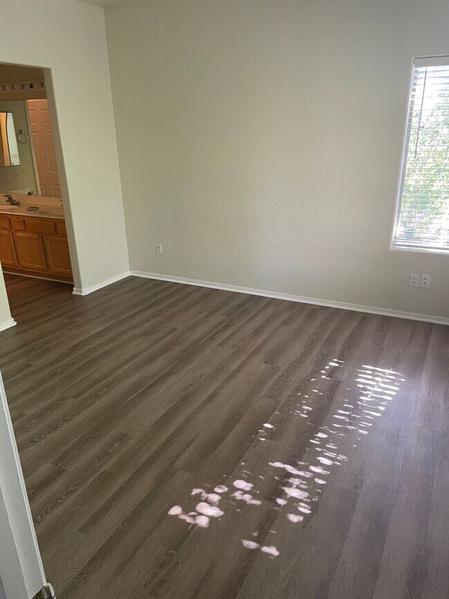Photo - 1351 N Pleasant Dr House