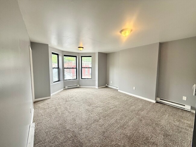 Building Photo - 429 3rd St