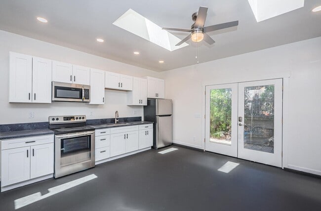 Building Photo - 4177 First Home + ADU Unit 1ST4179