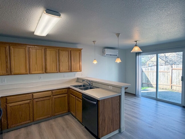 Photo - 1139 2nd St NW