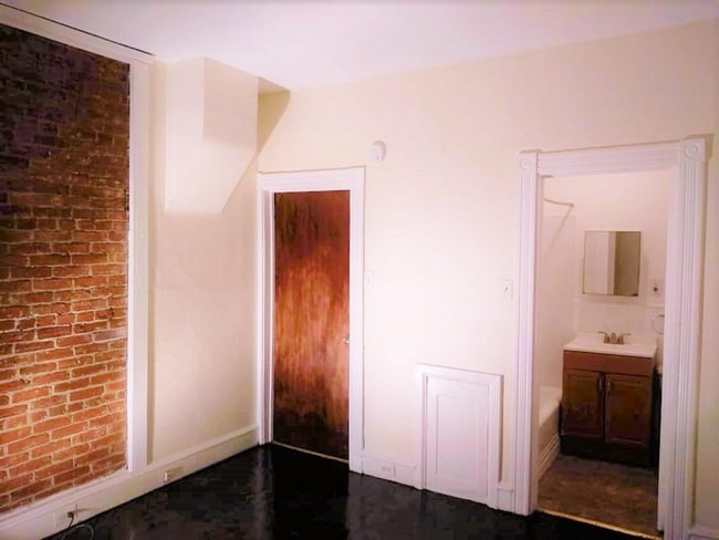 Photo - 654 St Joseph St Unit 1