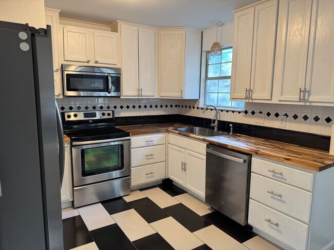 Photo - Pleasant 3 Bedroom Home for Rent!