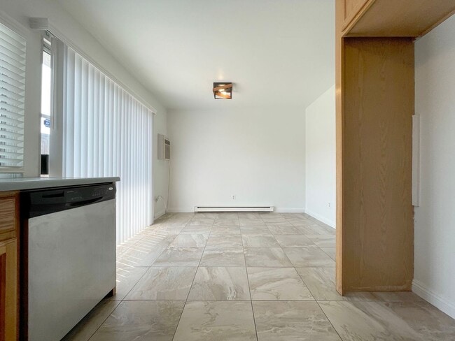 Photo - 3 Bed + 1.5 Bath + 2 Car Garage Unidad B