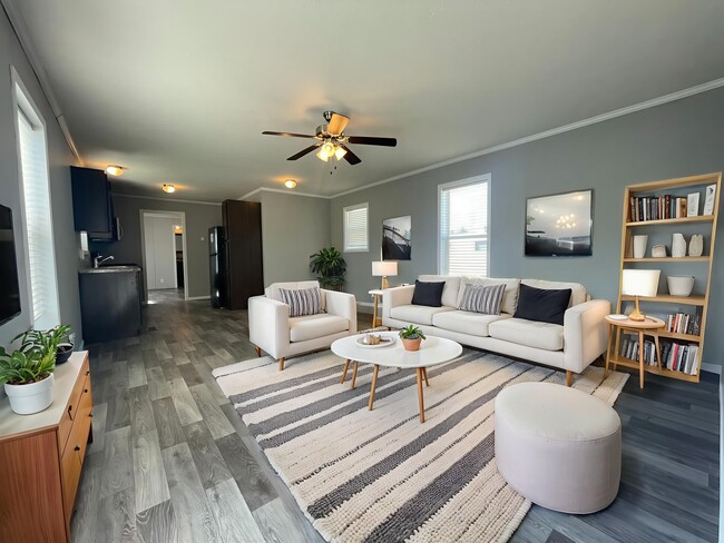 Building Photo - 15864 Marentette Dr Rental