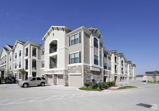 Photo - Lafayette Plaza