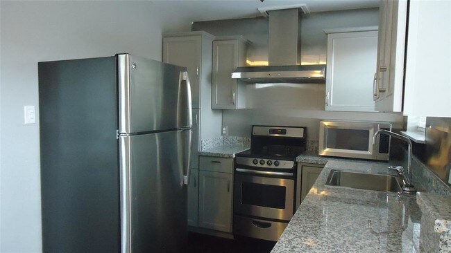 Photo - 2710 Rosewood St