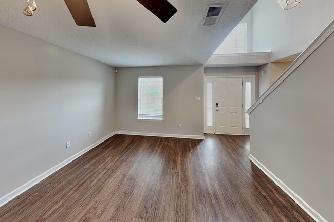 Photo - 1071 Red Fern Cir W
