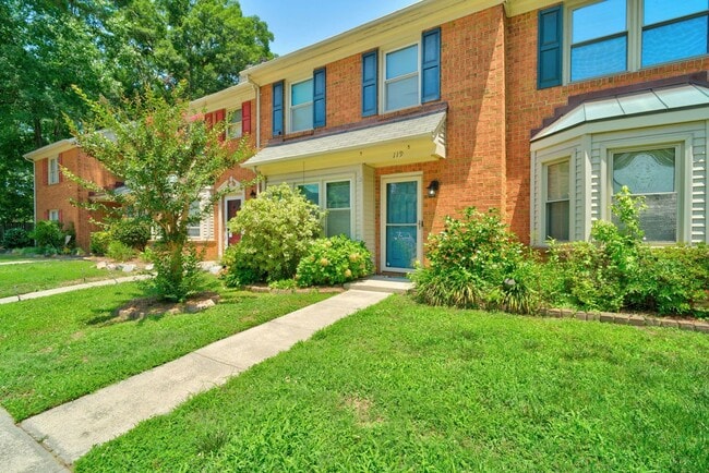 Photo - 119 Kingsbridge Ln