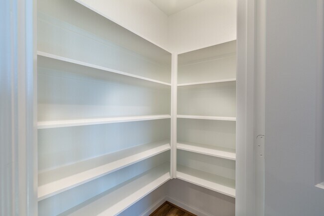 Photo - 231 Pk Pl Cir Unit D