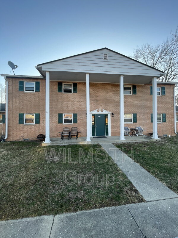Building Photo - 1420 E Jefferson St Unit #3 Rental