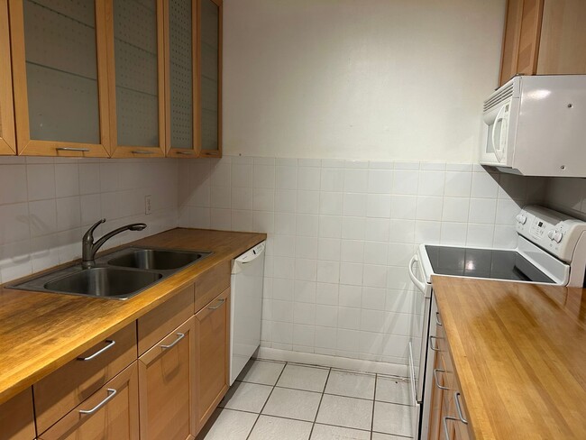 Photo - Walk to Campus from your Downstairs Flat