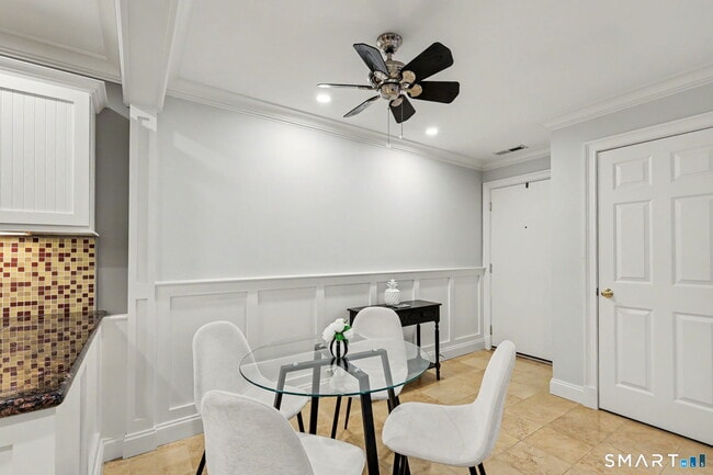 Photo - 2289 Bedford St Unidad D7