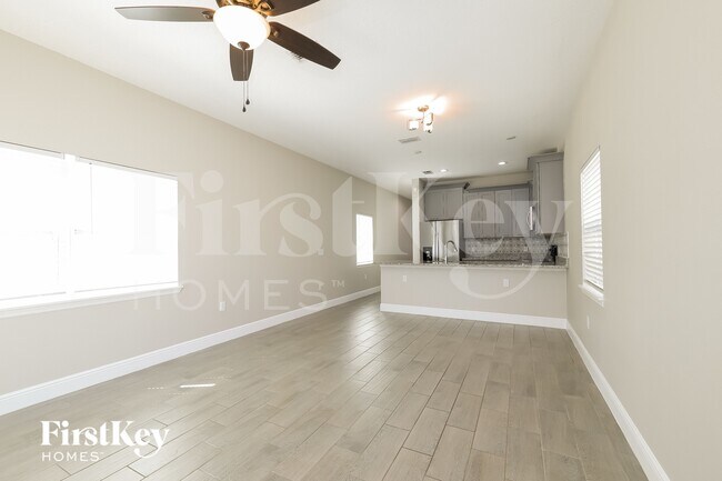 Photo - 421 N Finley Ave