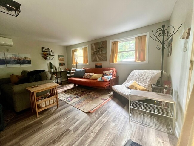 Photo - 255 Cedar Hill Rd