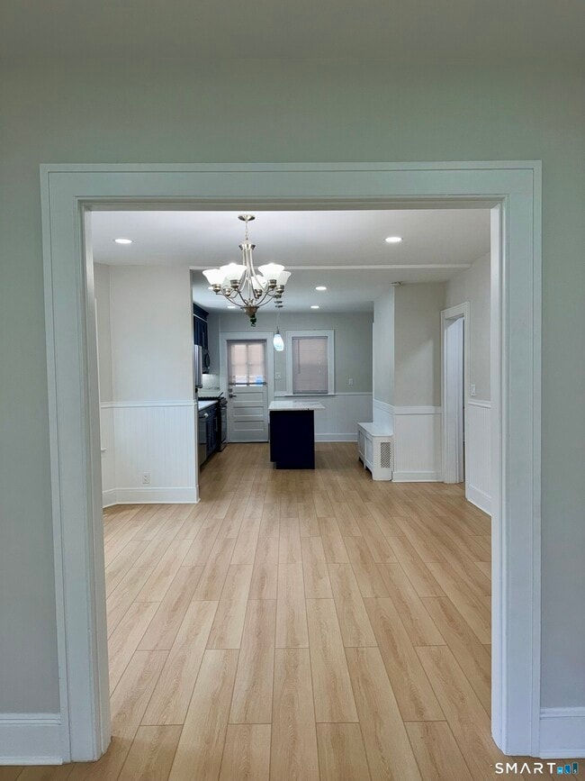 Photo - 332 Robbins St