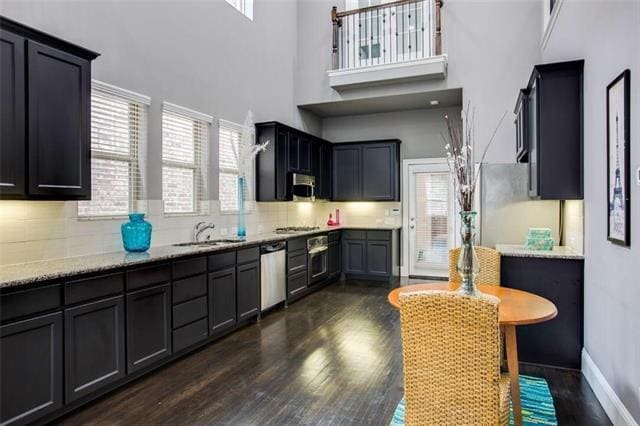 Photo - 2221 Longwood Dr