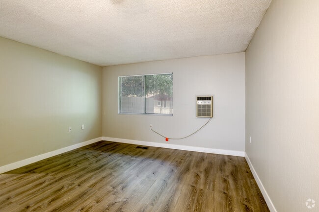 1HAB, 1BA - 650 ft² - Hidden Oaks
