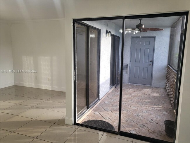 Photo - 960 N Franklin Ave