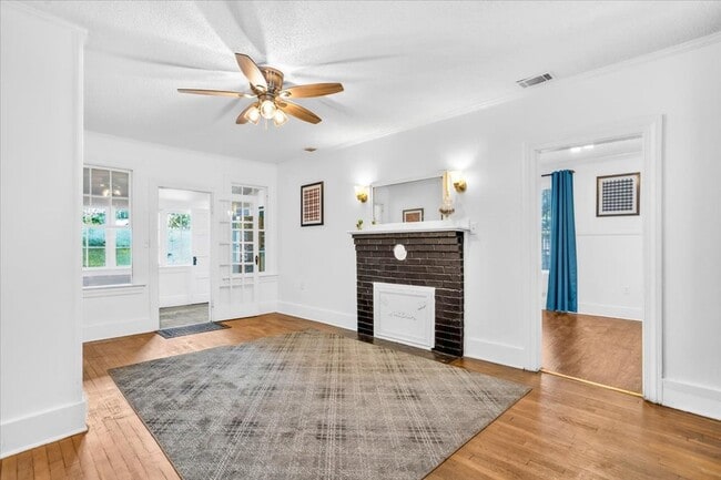 Photo - Historic Cottage Near Memorial Hospital & Savannah State – Unfurnished Long-Term Rental