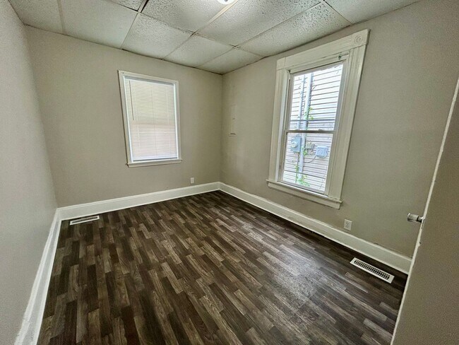 Photo - 3 Bedroom Available!!