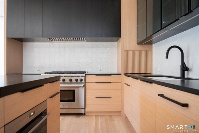 Photo - 189 Davis Ave