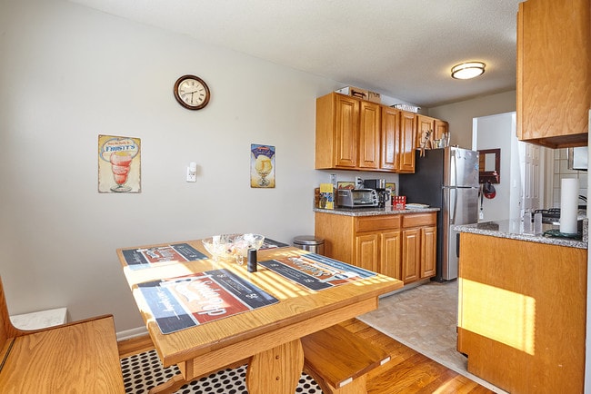 Building Photo - 131 Salmon Brook Dr Unit 70-131C