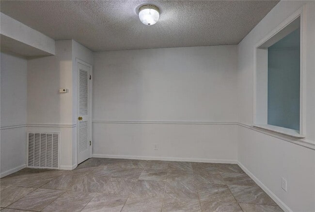 Photo - 164 Windermere Cir