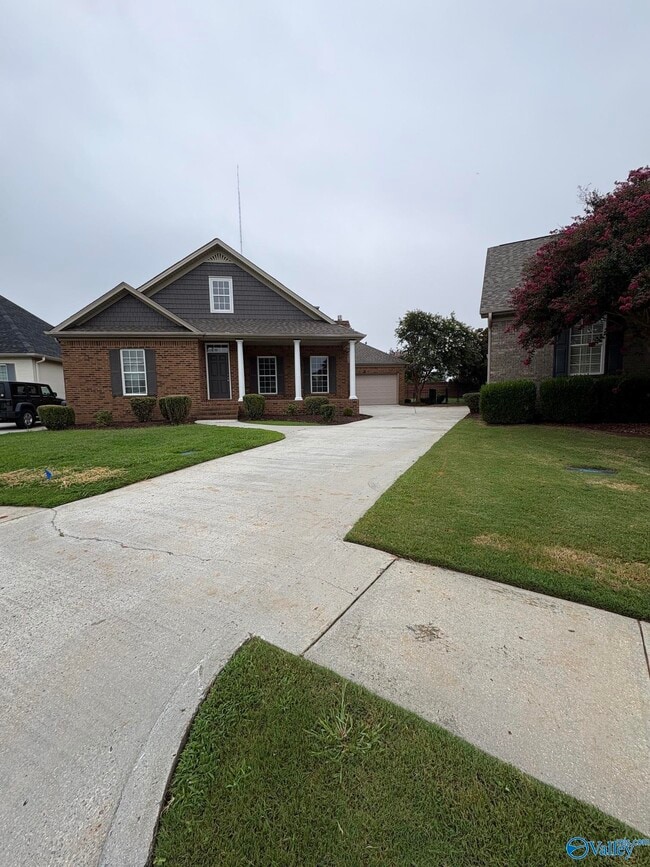 Photo - 304 Wickerberry Way