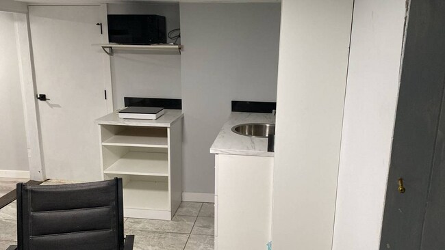 3811 Frances St Unit Private 1 Bedroom