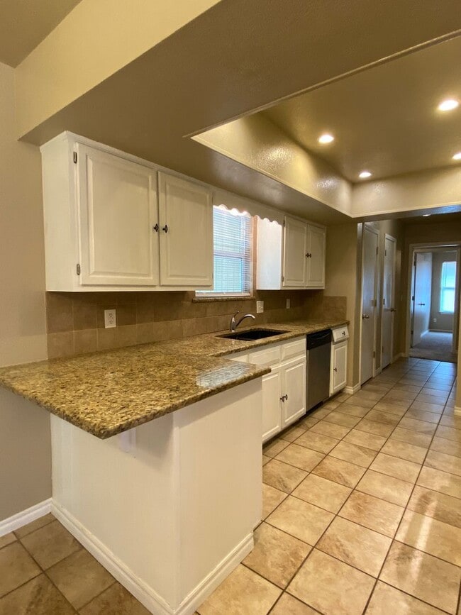 Photo - 3 Bedroom in Jenks School district!!