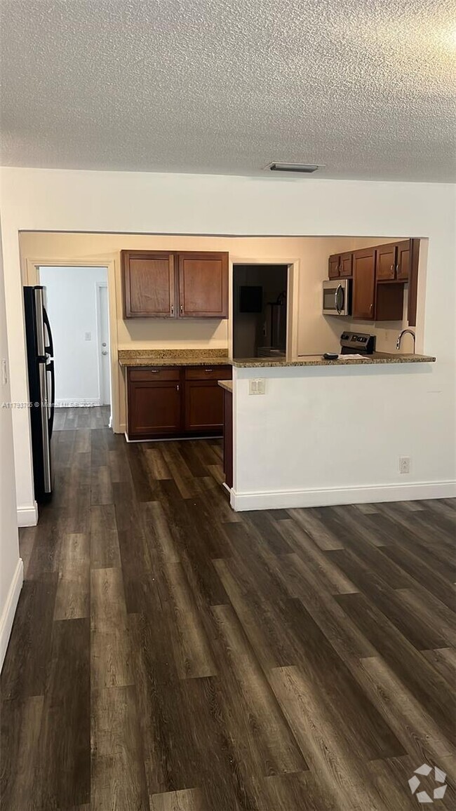 Building Photo - 1311 NW 58th Ave Rental