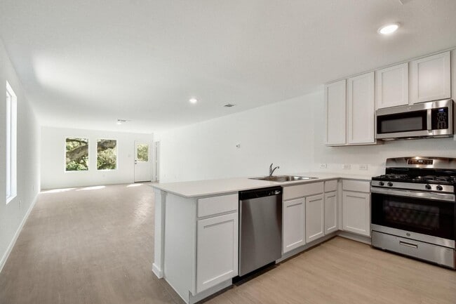 Photo - 506 Paul Cyn