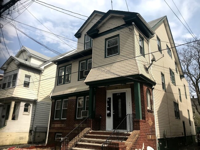 Photo - 272-274-274 Wainwright St Unit 3