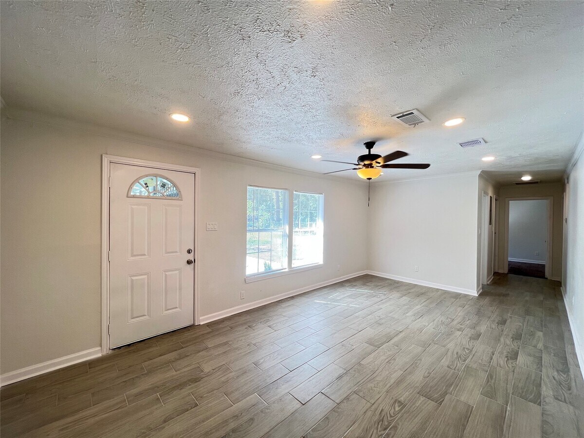 Photo - 7337 Orville St